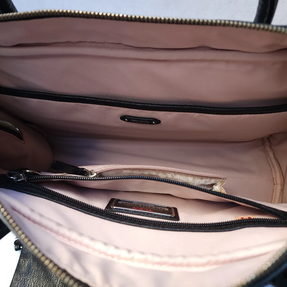 Tumi Black Pebbled Leather Bag - Picture 7 of 11